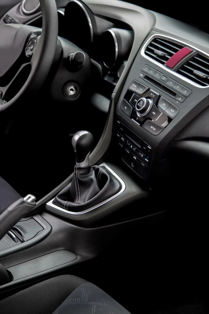 SIMONIZ Multi-Purpose Auto Surface Car Cleaner Spray, 750-mL 6 SIMONIZ Multi-Purpose Auto Surface Car Cleaner Spray, 750-mL - Image 4